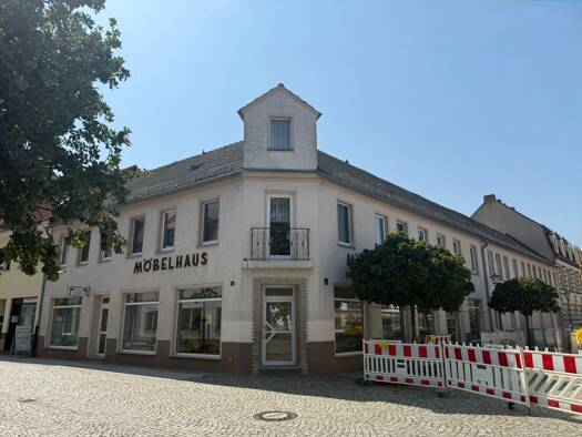 Mehrfamilienhaus zum Kauf 377.500 € 35 Zimmer 465 m² 588 m² Grundstück Elsterwerda 04910