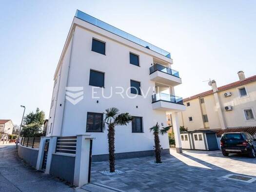 Haus zum Kauf 1.290.000 € 8 Zimmer 400 m² Srima Vodice 22211