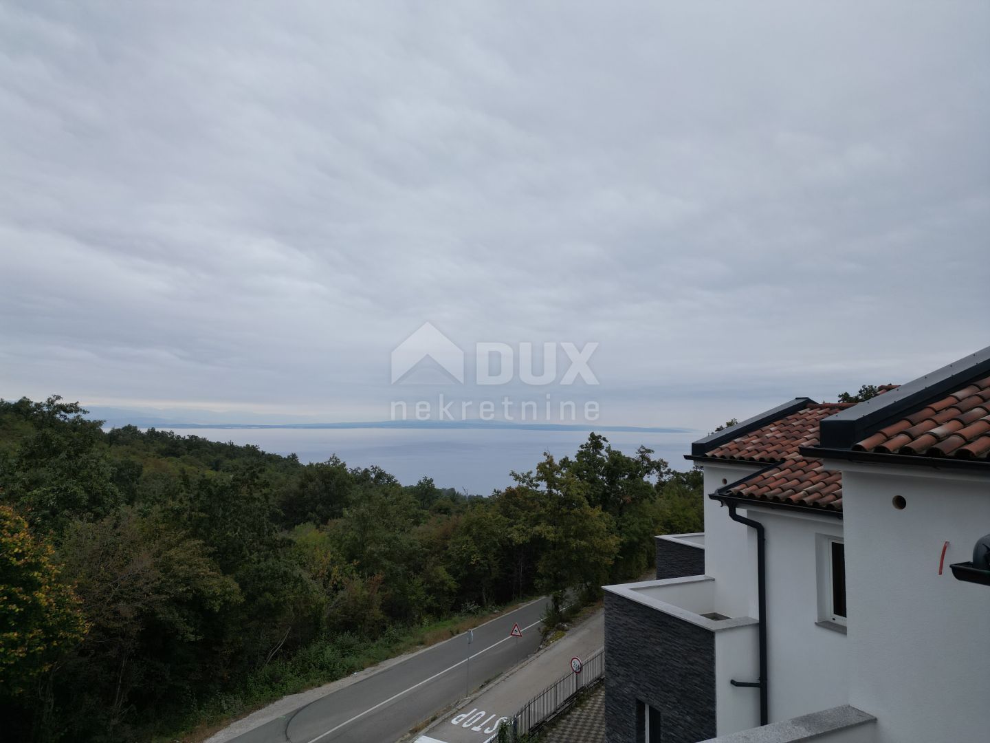 Haus zum Kauf 1.250.000 € 24 Zimmer 590 m²<br/>Wohnfläche 700 m²<br/>Grundstück Opatija 51410