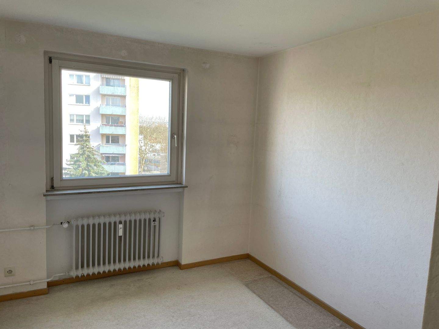 Immobilie in Eschborn - 3 Zimmer Wohnung mit tollem Ausblick - sofort frei!  - Bild 2