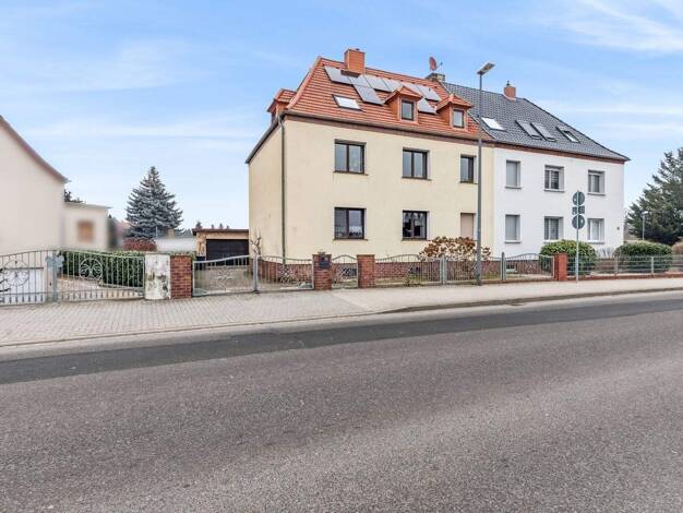 Doppelhaushälfte zum Kauf 239.000 € 11 Zimmer 239 m² 556 m² Grundstück Bitterfeld Bitterfeld-Wolfen 06749