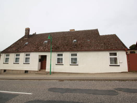 Einfamilienhaus zum Kauf 95.000 € 5 Zimmer 140 m² 1.755 m² Grundstück Brüssow 17326