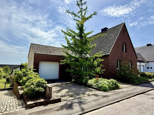 Einfamilienhaus zum Kauf provisionsfrei 368.000 € 6 Zimmer 139,9 m² 786 m² Grundstück Fröndenberg Fröndenberg/Ruhr 58730