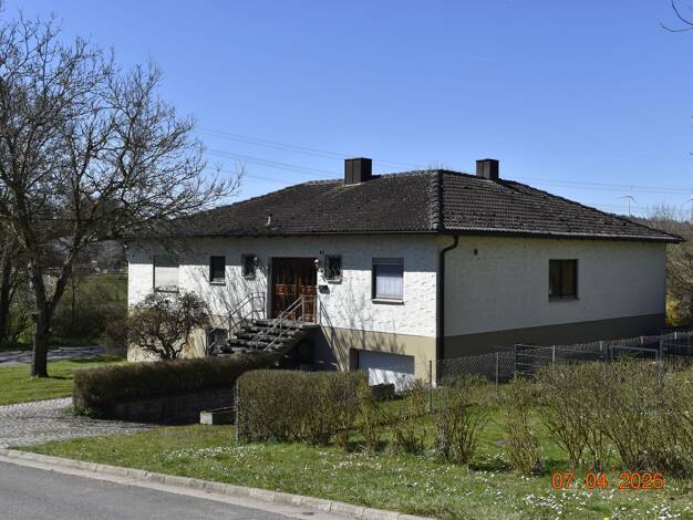 Einfamilienhaus zum Kauf 339.000 € 6 Zimmer 180 m² 762 m² Grundstück frei ab sofort Burgambach 41 Burgambach Scheinfeld 91443