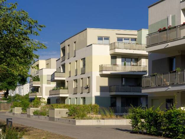 Wohnung zur Miete 1.045 € 3 Zimmer 90,9 m² EG frei ab 01.10.2025 Bugenhagenstraße 16 e Gesundbrunnen Halle 06110