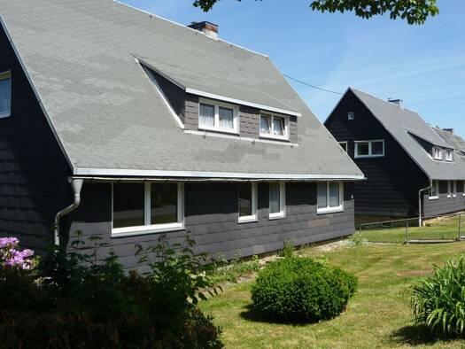 Wohnung zur Miete 277 € 2 Zimmer 47 m² Geschoss EG/1 Taubenbacher Weg 51 Schmiedefeld 07318