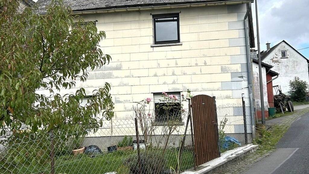 Bauernhaus zum Kauf 85.000 € 5 Zimmer 83 m² 244 m² Grundstück Bermel 56729