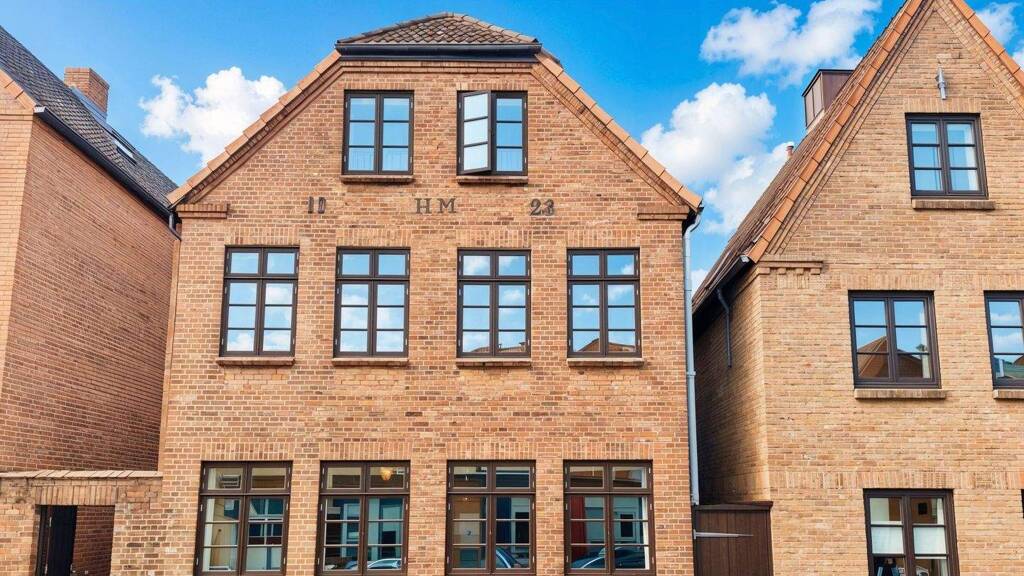 Mehrfamilienhaus zum Kauf provisionsfrei als Kapitalanlage geeignet 329.000 € 10 Zimmer 235 m² Rendsburg 24768