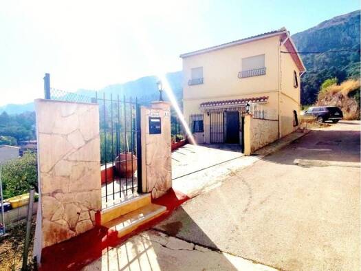 Villa zum Kauf 255.125 € 4 Zimmer 132 m² >Carrer de Dalt > la Vall de Gallinera 03787