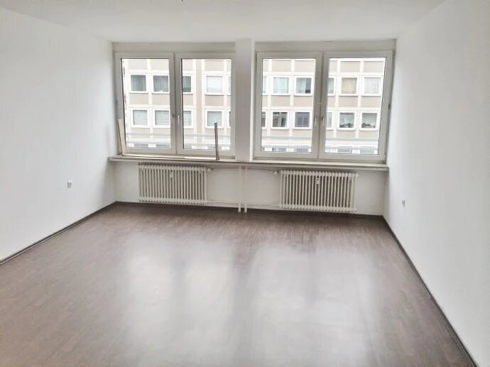 Studio zur Miete 430 € 1 Zimmer 32,5 m²<br/>Wohnfläche 3.<br/>Geschoss ab sofort<br/>Verfügbarkeit Schweiggerstraße 2 Glockenhof Nürnberg 90478