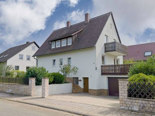 Einfamilienhaus zum Kauf provisionsfrei 498.000 € 8 Zimmer 134 m² 810 m² Grundstück frei ab sofort Forchheim Forchheim 91301