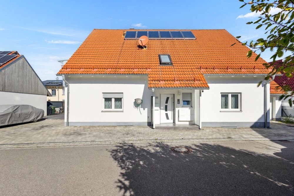 Einfamilienhaus zum Kauf 1.100.000 € 10 Zimmer 290 m²<br/>Wohnfläche 442 m²<br/>Grundstück Neutraubling 93073