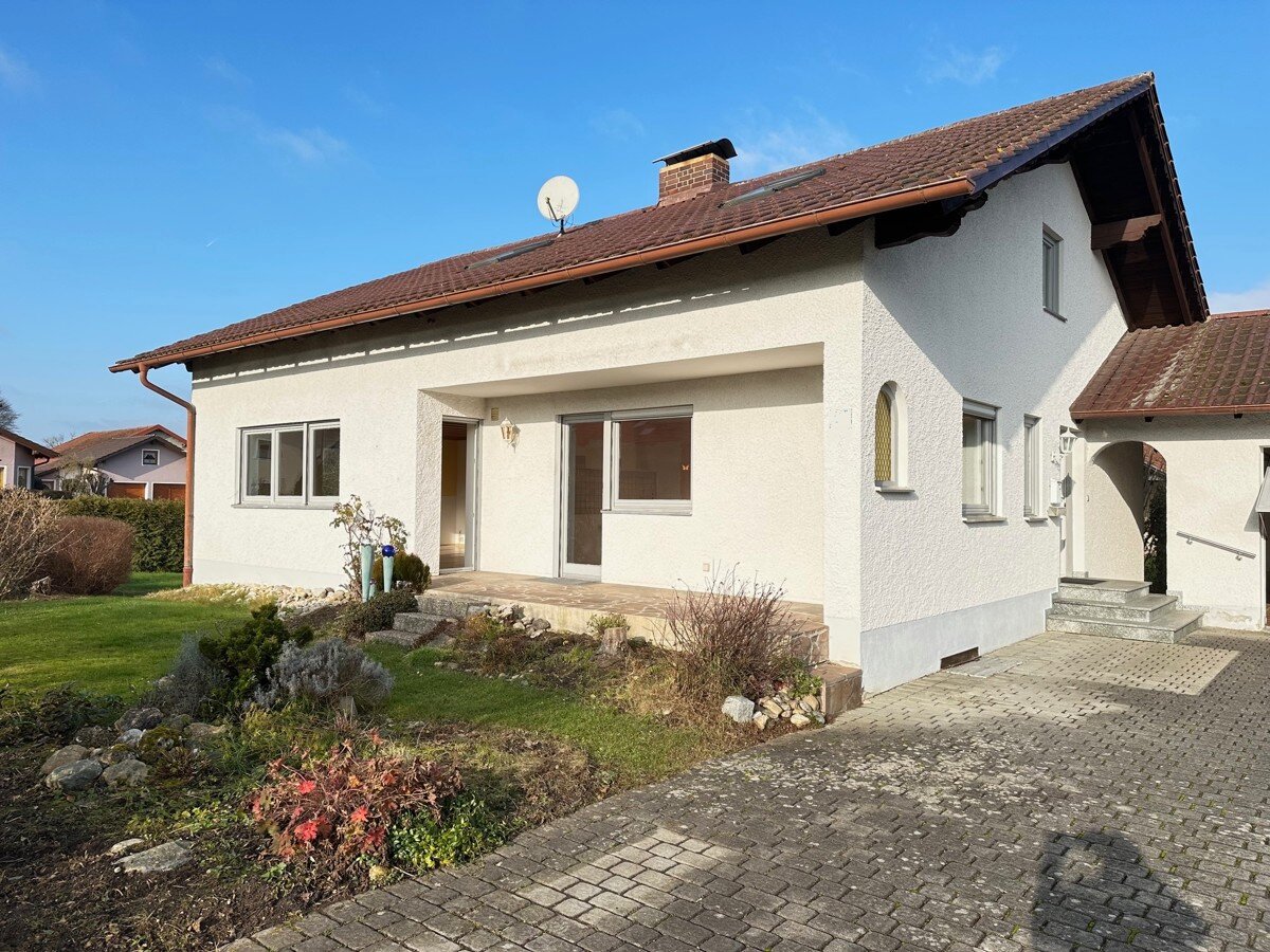 Bungalow zum Kauf 325.000 € 5 Zimmer 150 m²<br/>Wohnfläche 771 m²<br/>Grundstück Pörndorf Aldersbach 94501