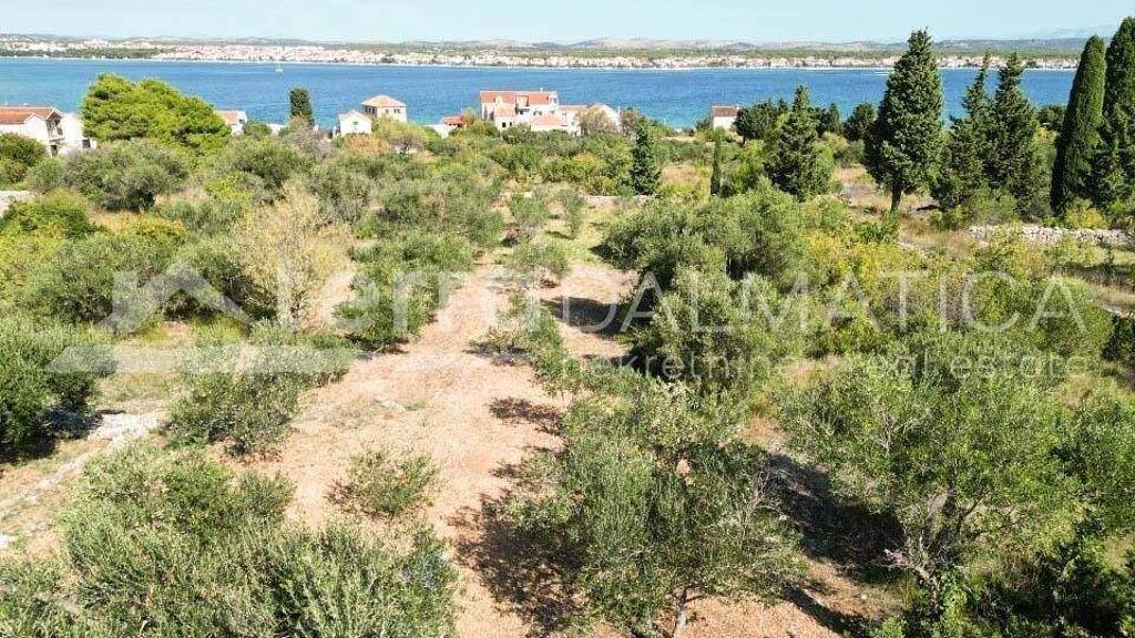 Land-/Forstwirtschaft zum Kauf 105.000 € Sibenik