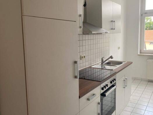 Wohnung zur Miete 550 € 3 Zimmer 87,7 m² 2. Geschoss frei ab sofort Stendal 39576