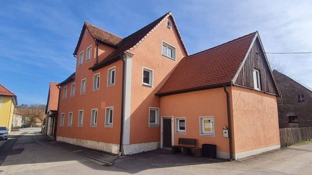 Mehrfamilienhaus zum Kauf als Kapitalanlage geeignet 375.000 € 10 Zimmer 312 m² 217 m² Grundstück Colmberg 91598