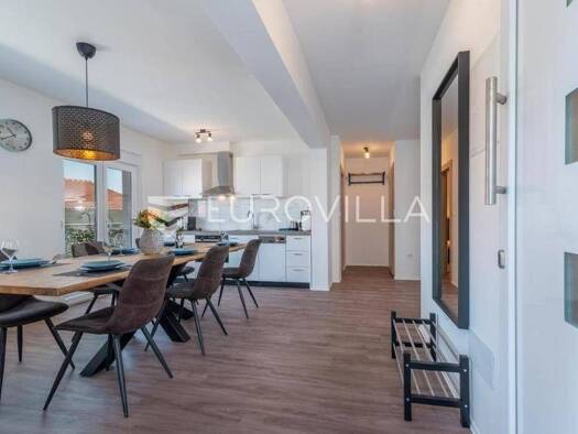 Wohnung zur Miete 1.000 € 2 Zimmer 68 m² Mastrinka Trogir