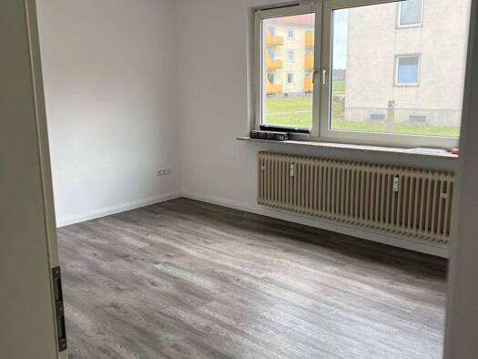 Wohnung zur Miete 735 € 4 Zimmer 83 m² Bahnhofstraße 50 Wrestedt 29559