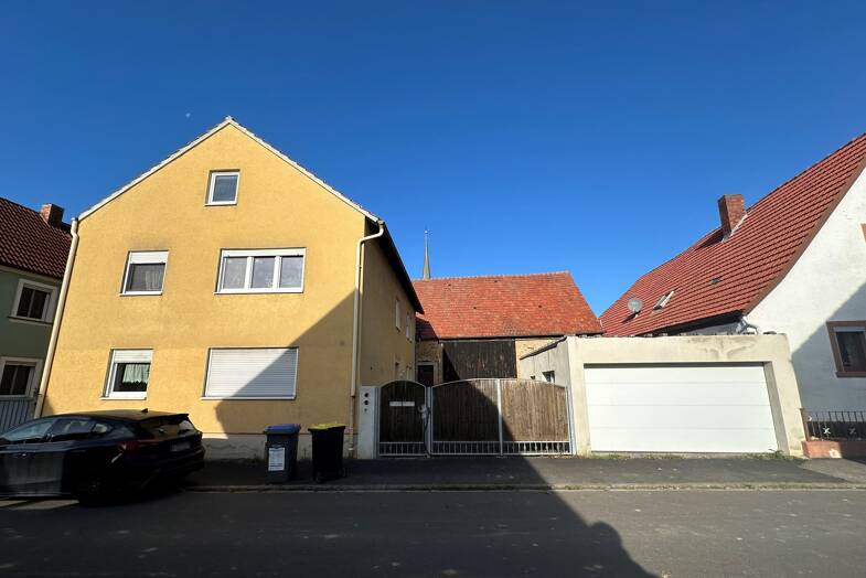 Mehrfamilienhaus zum Kauf 269.000 € 7 Zimmer 187 m² 490 m² Grundstück Traustadt Donnersdorf 97499