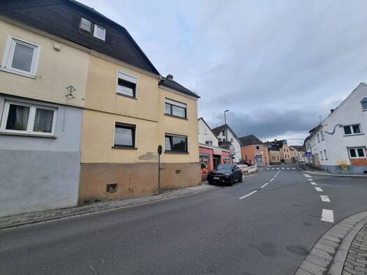Mehrfamilienhaus zum Kauf als Kapitalanlage geeignet 335.000 € 6 Zimmer 162 m² 326 m² Grundstück Frickhofen Dornburg 65599