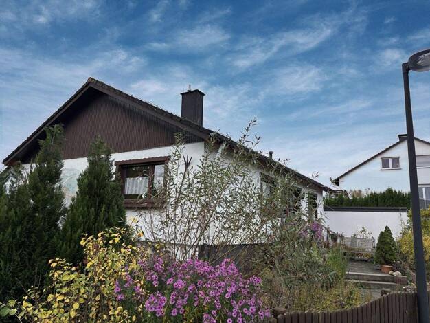 Einfamilienhaus zum Kauf 329.000 € 7 Zimmer 163 m² 904 m² Grundstück Am Sonnenhang 2 Delecke Möhnesee 59519