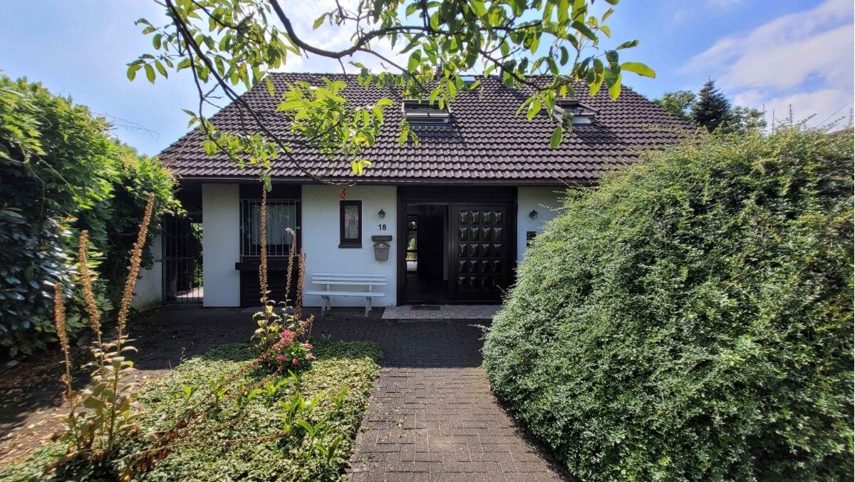 Einfamilienhaus zum Kauf 549.000 € 5 Zimmer 134 m²<br/>Wohnfläche 682 m²<br/>Grundstück ab sofort<br/>Verfügbarkeit Stürzelberg Dormagen 41541