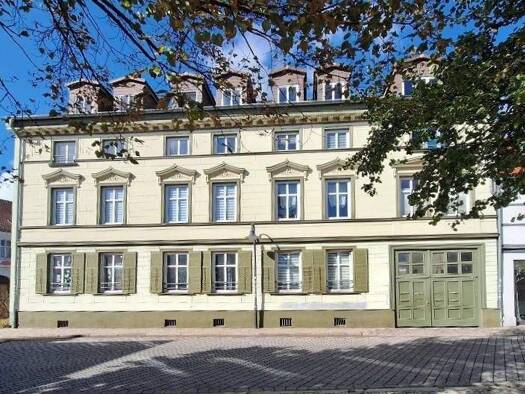 Mehrfamilienhaus zum Kauf als Kapitalanlage geeignet 540.000 € 19 Zimmer 438 m² 1.095 m² Grundstück Burg 39288