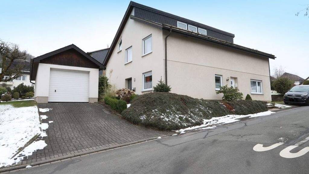 Einfamilienhaus zum Kauf 350.000 € 7 Zimmer 206,3 m² 836 m² Grundstück frei ab 01.04.2026 Velmede Bestwig / Velmede 59909