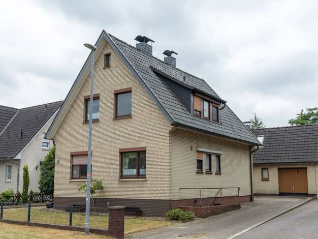Einfamilienhaus zum Kauf 297.000 € 6 Zimmer 140 m² 1.007 m² Grundstück Barrien Syke 28857