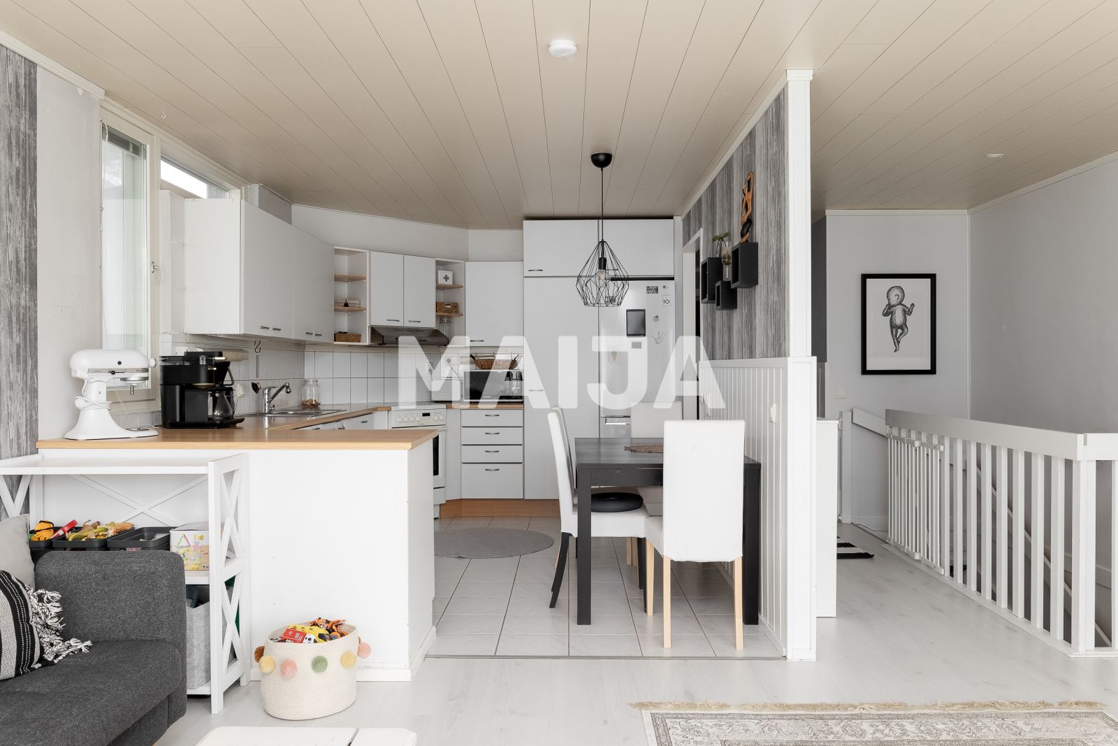 Reihenmittelhaus zum Kauf 99.000 € 4 Zimmer 96 m²<br/>Wohnfläche 6.325 m²<br/>Grundstück Mesikämmen 3 Jyväskylä 40400