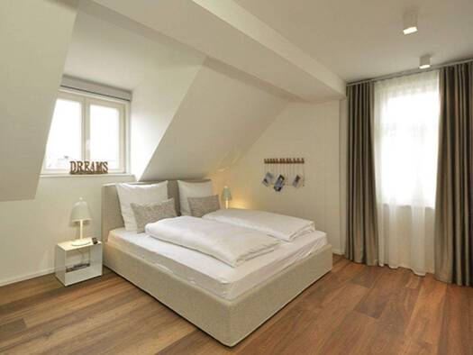 Wohnung zur Miete Wohnen auf Zeit 2.750 € 3 Zimmer 61 m² frei ab 01.08.2026 Hauptstätter Straße 0 Mitte Stuttgart 70178