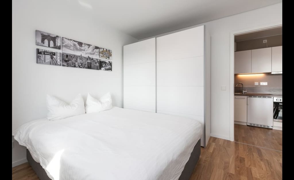 Wohnung zur Miete Wohnen auf Zeit 1.395 € 2 Zimmer 28 m²<br/>Wohnfläche 15.12.2024<br/>Verfügbarkeit Köpenicker Straße Mitte Berlin 10179