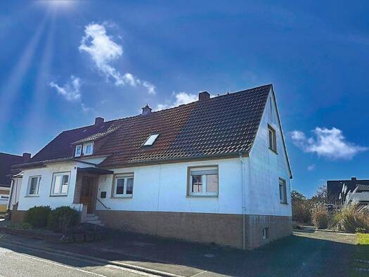 Doppelhaushälfte zum Kauf 139.000 € 6 Zimmer 126 m² 658 m² Grundstück Heringen 36266