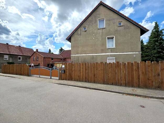 Einfamilienhaus zum Kauf provisionsfrei 109.200 € 6 Zimmer 175 m² 863 m² Grundstück Behnsdorf 39356