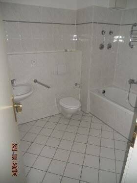 2-Raum-Wohnung mit Loggia am Küchwaldrand !! – Arthur-Brettschneider-Straße 15, 9113 Chemnitz – Vorschaubild 2