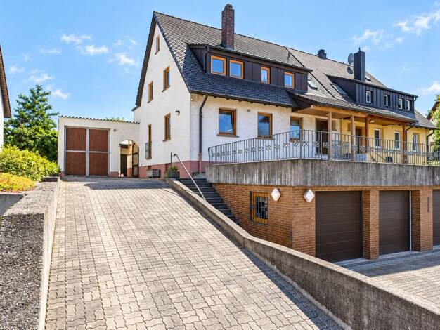 Mehrfamilienhaus zum Kauf 470.000 € 7 Zimmer 194,8 m² 691 m² Grundstück Cadolzburg Cadolzburg 90556