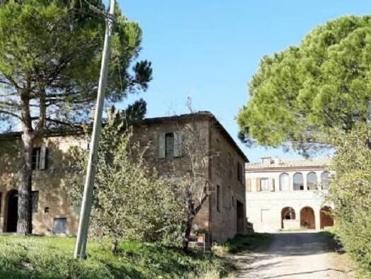 Bauernhaus zum Kauf 650.000 € 8 Zimmer 400 m² 15.000 m² Grundstück frei ab sofort Siena
