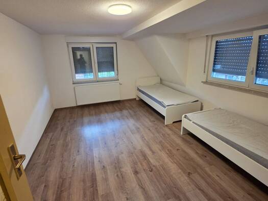 Wohnung zur Miete 1.200 € 4 Zimmer 80 m² frei ab sofort Holzgerlingen 71088