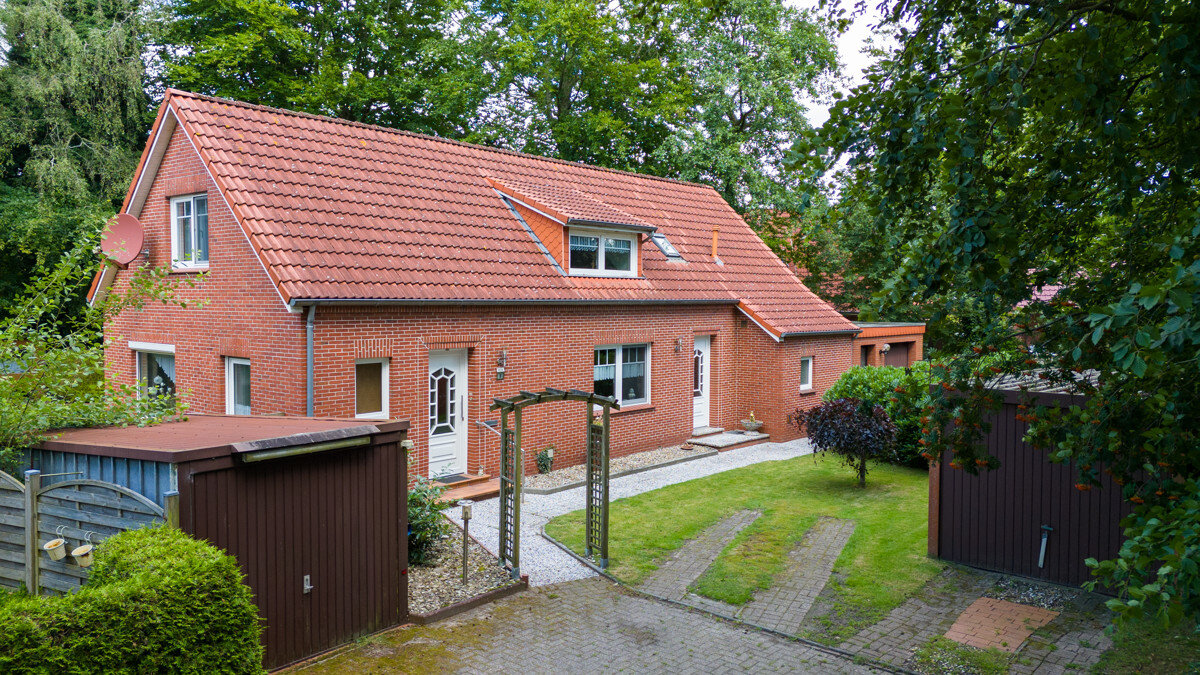 Einfamilienhaus zum Kauf 299.000 € 6 Zimmer 130 m²<br/>Wohnfläche 1.073 m²<br/>Grundstück Wallinghausen Aurich 26605