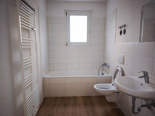 Wohnung zur Miete 311 € 2 Zimmer 44,3 m² 3. Geschoss frei ab 01.10.2026 Straße des Friedens 84 Merseburg Merseburg 06217