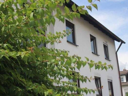 Wohnung zur Miete 950 € 3,5 Zimmer 97,2 m² 1. Geschoss frei ab sofort Adalbert-Stifter-Str. 1 Adelsdorf Adelsdorf 91325
