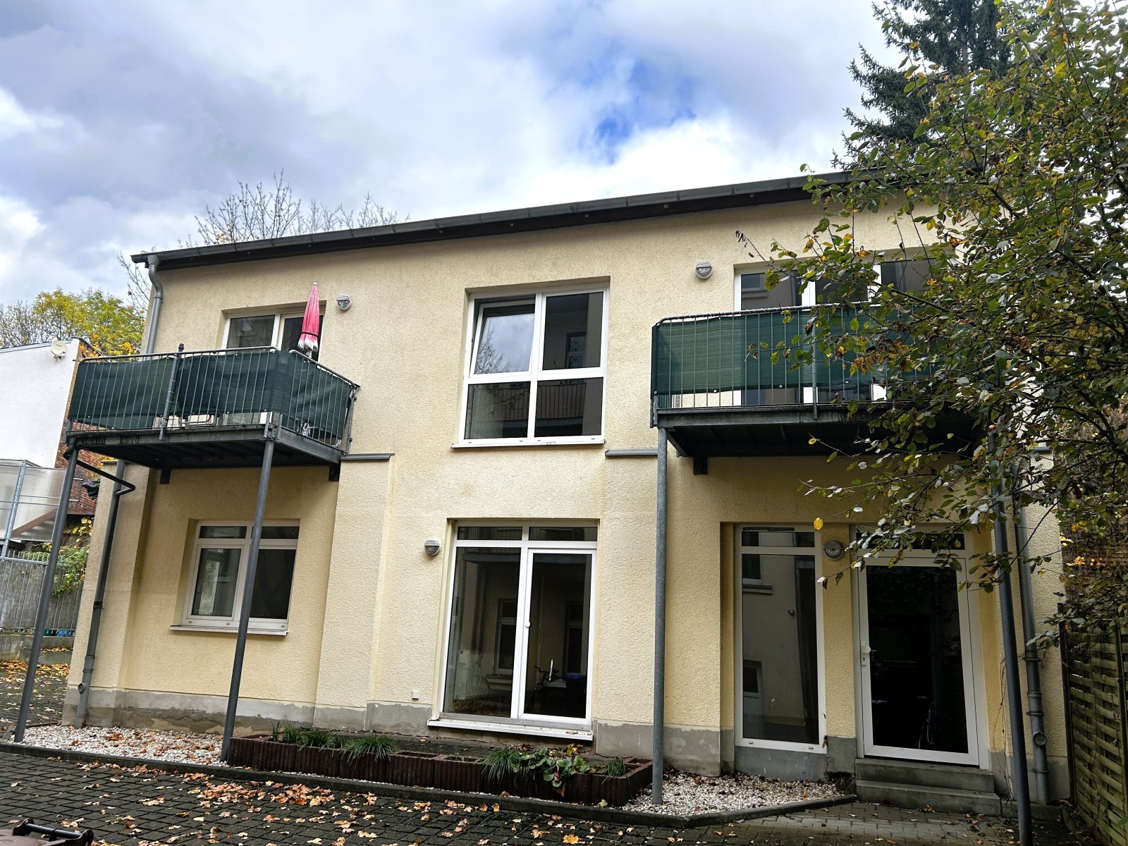 Wohnung zum Kauf 41.000 € 2 Zimmer 50,9 m²<br/>Wohnfläche 1.<br/>Geschoss Oelsnitzer Straße 55 Ostvorstadt Plauen 08527