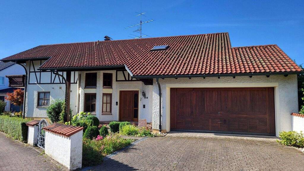 Einfamilienhaus zum Kauf provisionsfrei 640.000 € 9 Zimmer 310 m² 610 m² Grundstück Dornstetten 72280