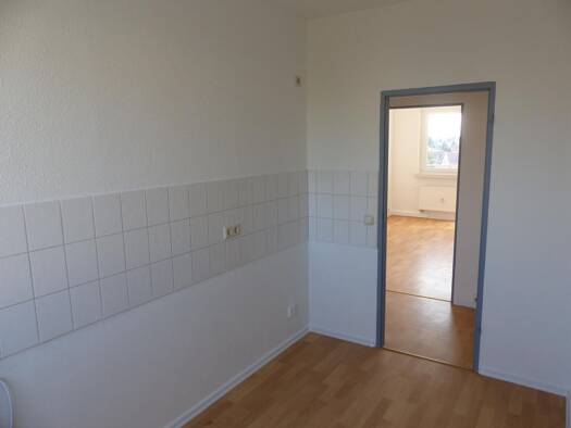 Studio zur Miete 250 € 2 Zimmer 49,6 m² 4. Geschoss frei ab sofort Oschatz 04758