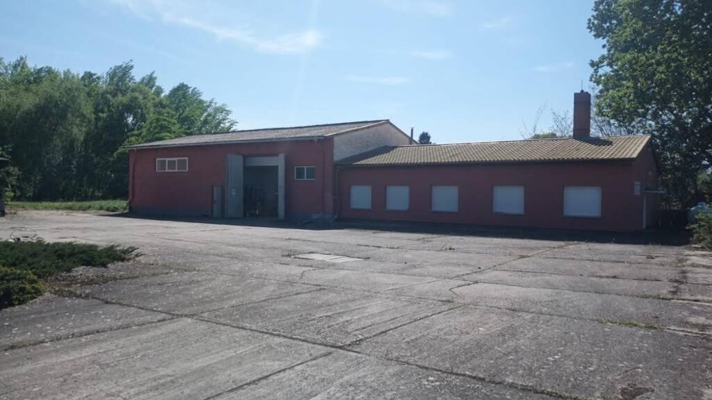 Produktionshalle zum Kauf 195.000 € 835 m² Lagerfläche Bad Wilsnack 19336