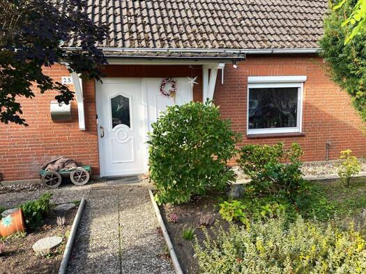 Einfamilienhaus zum Kauf 299.000 € 8 Zimmer 278 m² 769 m² Grundstück Bienenbüttel 29553