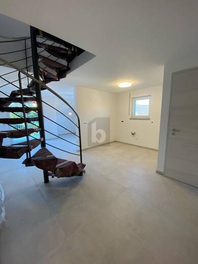 Wohnung zur Miete 915 € 3 Zimmer 91 m² Dachgeschoss Waldtann Kreßberg 74594