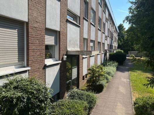 Wohnung zum Kauf 269.000 € 2 Zimmer 62 m² 2. Geschoss Escher Str. 251 Bilderstöckchen Nippes 50739