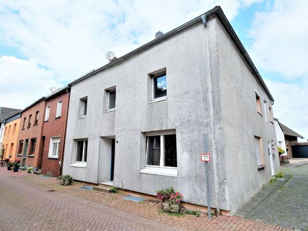 Mehrfamilienhaus zum Kauf 249.000 € 10 Zimmer 247,7 m² 118 m² Grundstück Schenkenschanz 16 Schenkenschanz Kleve 47533