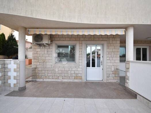 Wohnung zur Miete 1.000 € 3 Zimmer 90 m² Liznjan Liznjan